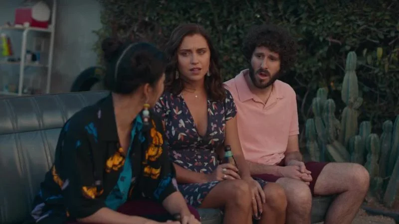 Кадры из сериала Дэйв (2020)